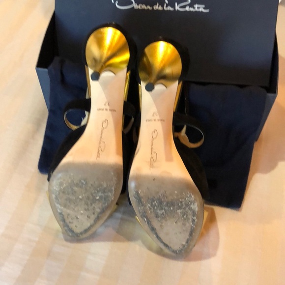 Gorgeous Oscar de la rente heels. - Picture 3 of 5